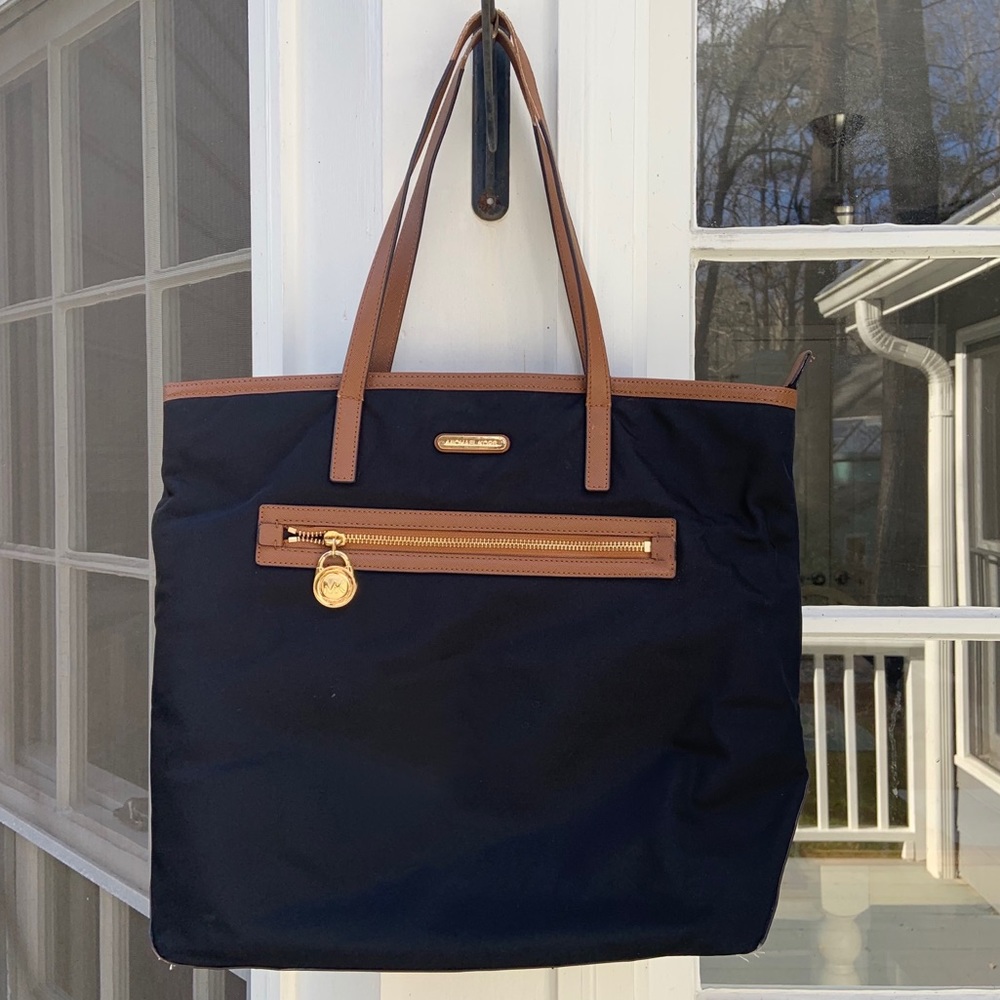 Michael Kors Kempton Large East West Tote in Navy